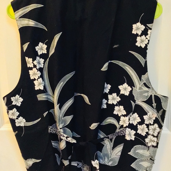 Ladies button front beaded vest - Picture 3 of 3